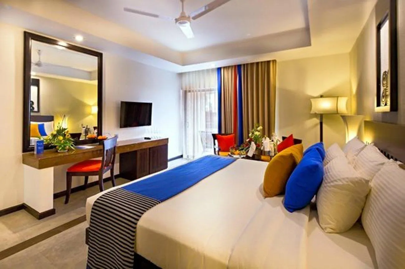 Club Hotel Dolphin Negombo 5*,