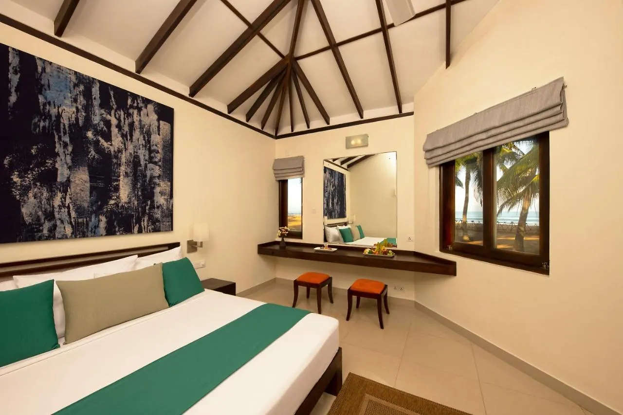 Club Hotel Dolphin Negombo