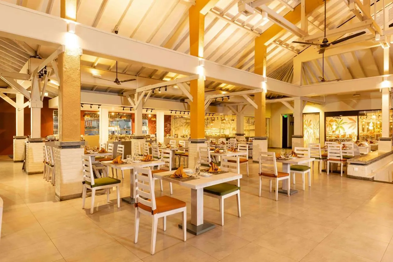 Club Hotel Dolphin Negombo
