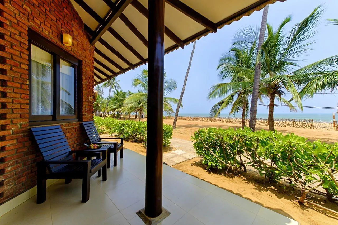 Club Hotel Dolphin Negombo