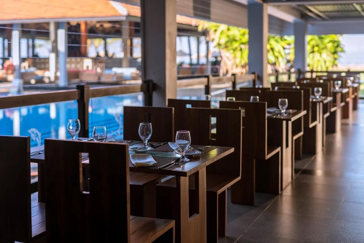 Club Hotel Dolphin Negombo Resort